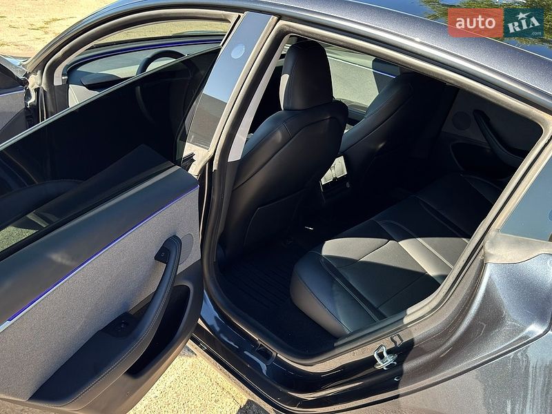 Седан Tesla Model 3 2024 в Запорожье