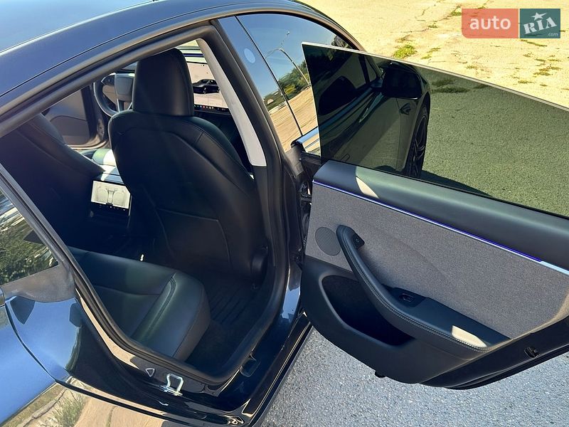 Седан Tesla Model 3 2024 в Запорожье