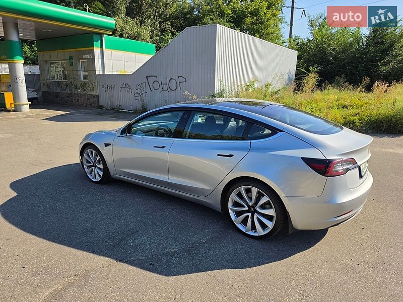 Седан Tesla Model 3 2018 в Дніпрі