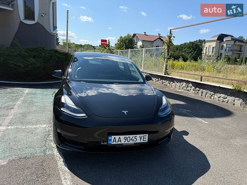 Седан Tesla Model 3 2021 в Києві