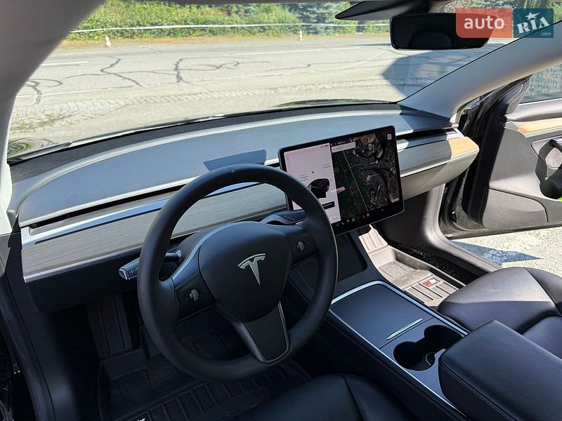 Седан Tesla Model 3 2021 в Києві