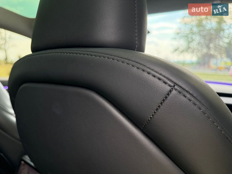 Седан Tesla Model 3 2024 в Коломиї