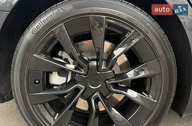 Седан Tesla Model 3 2024 в Коломиї