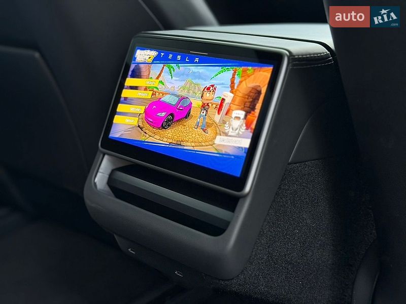 Седан Tesla Model 3 2024 в Коломиї