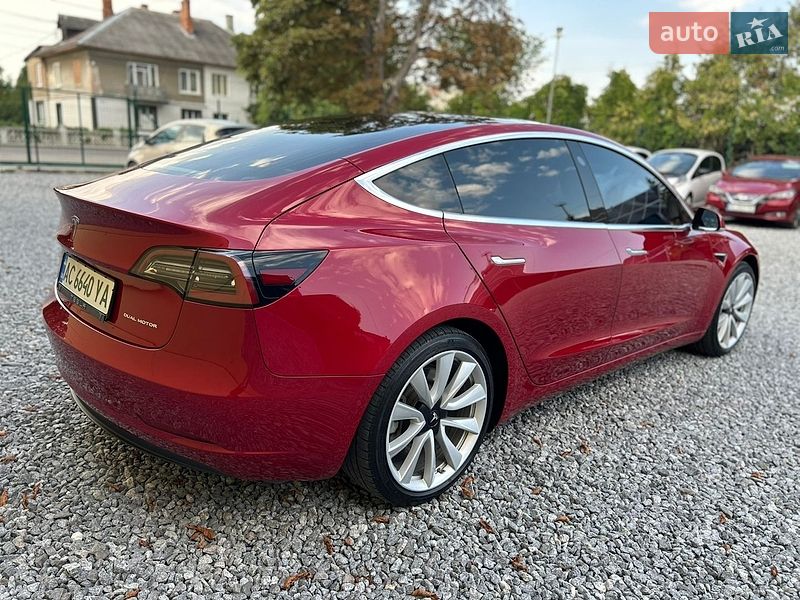 Седан Tesla Model 3 2019 в Самборе
