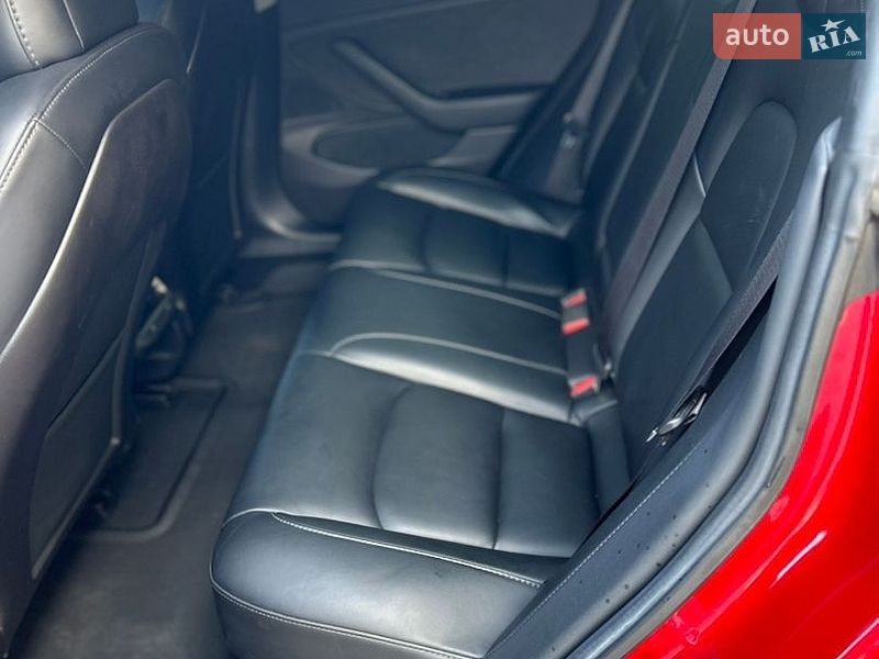 Седан Tesla Model 3 2019 в Самборе