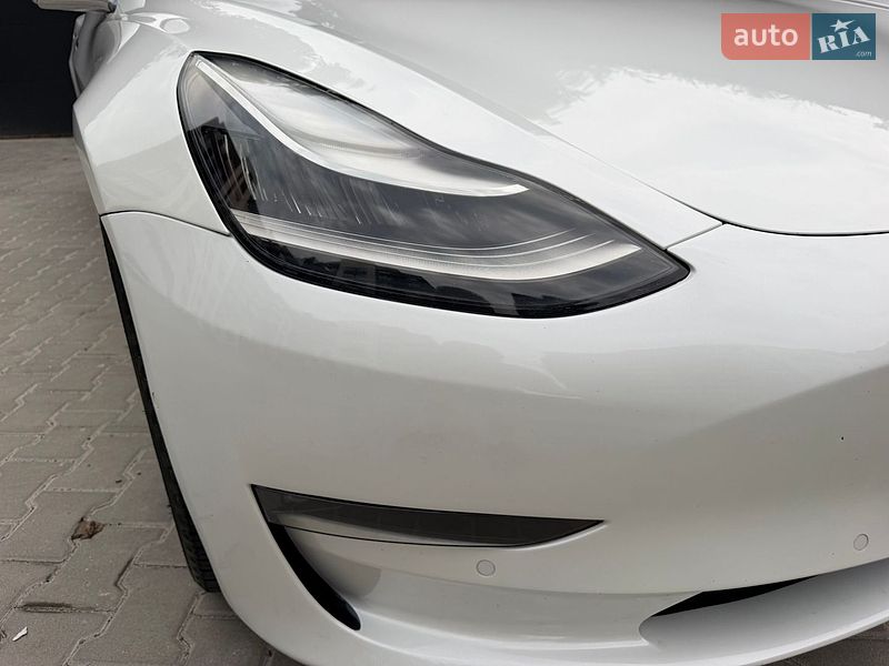 Седан Tesla Model 3 2018 в Тернополе