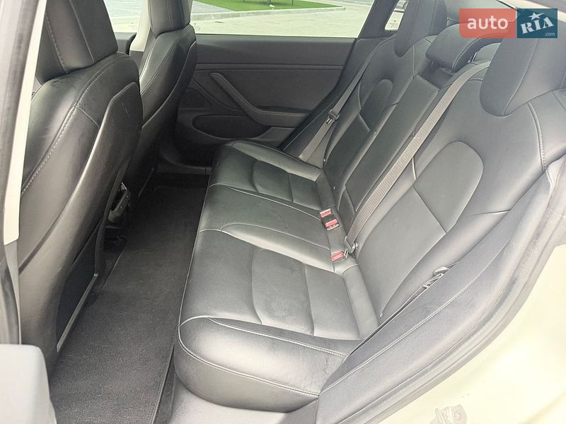 Седан Tesla Model 3 2018 в Тернополе
