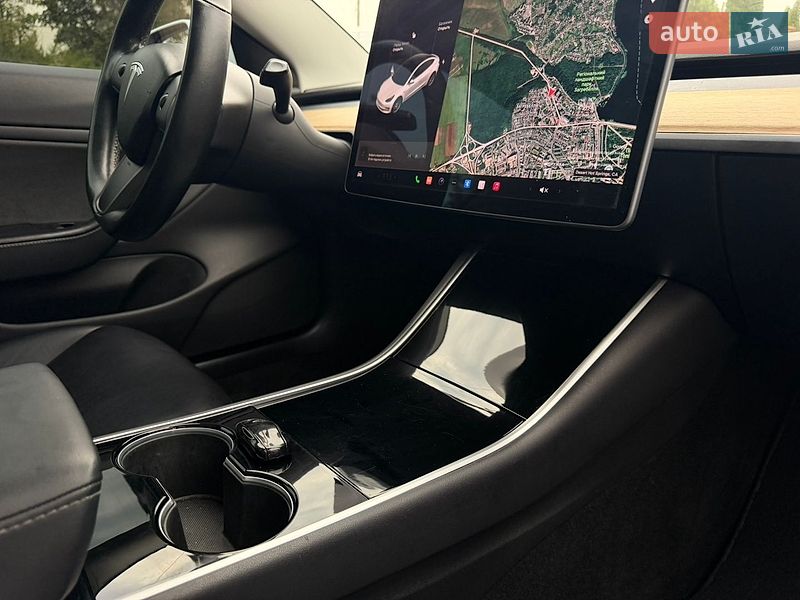Седан Tesla Model 3 2018 в Тернополе