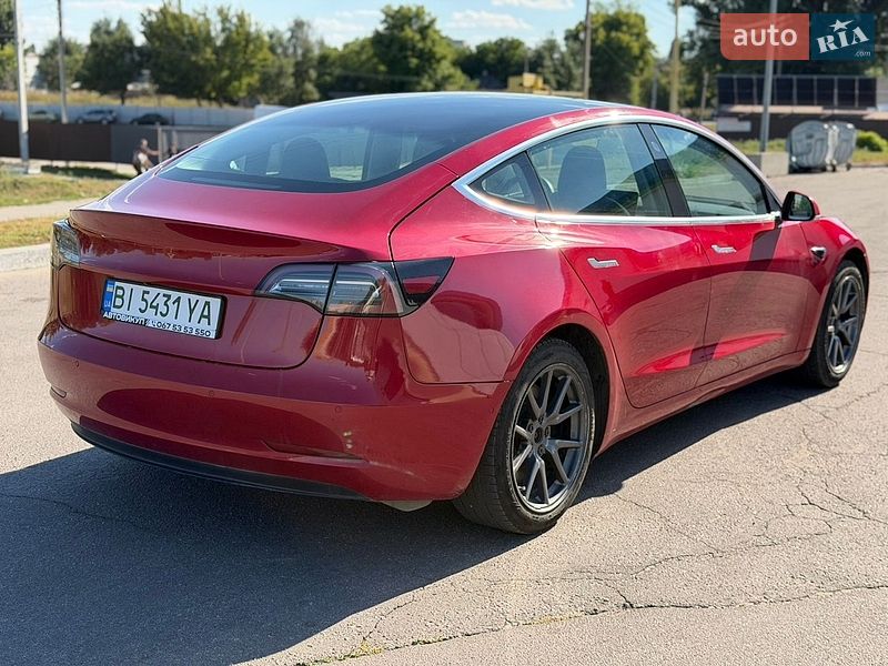 Tesla Model 3 2020