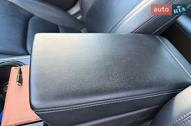 Седан Tesla Model 3 2020 в Кременчуці