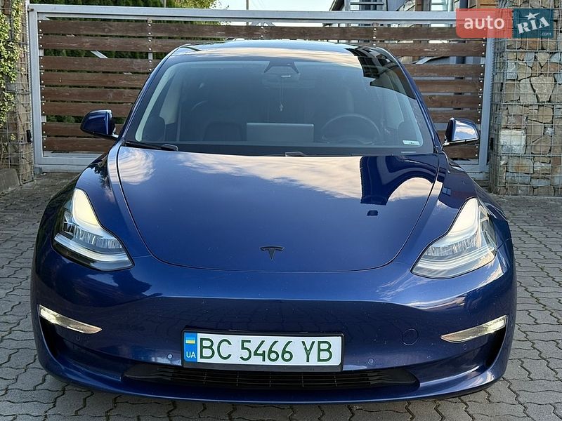 Седан Tesla Model 3 2019 в Стрые