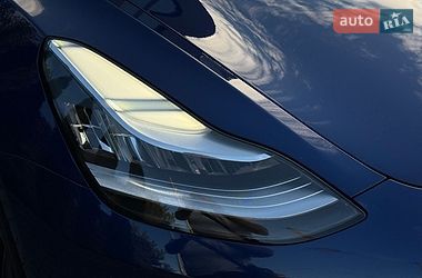 Седан Tesla Model 3 2019 в Стрые