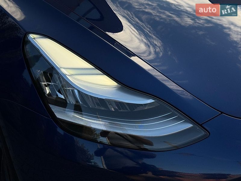 Седан Tesla Model 3 2019 в Стрые