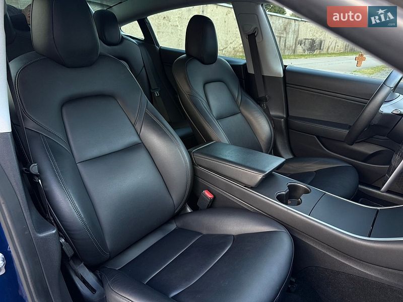 Седан Tesla Model 3 2019 в Стрые