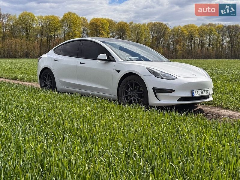 Tesla Model 3 2022
