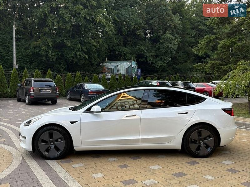 Седан Tesla Model 3 2021 в Трускавце