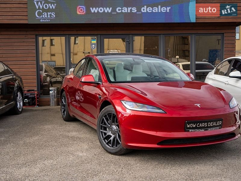 Tesla Model 3 2024
