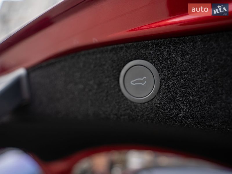 Седан Tesla Model 3 2024 в Києві фото 24 Седан Tesla Model 3 2024 в Києві