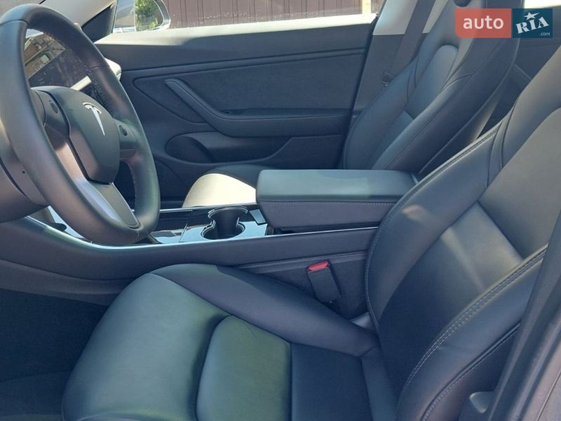 Седан Tesla Model 3 2019 в Кропивницькому