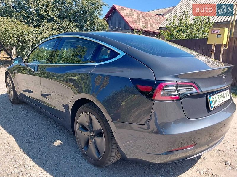 Седан Tesla Model 3 2019 в Кропивницькому