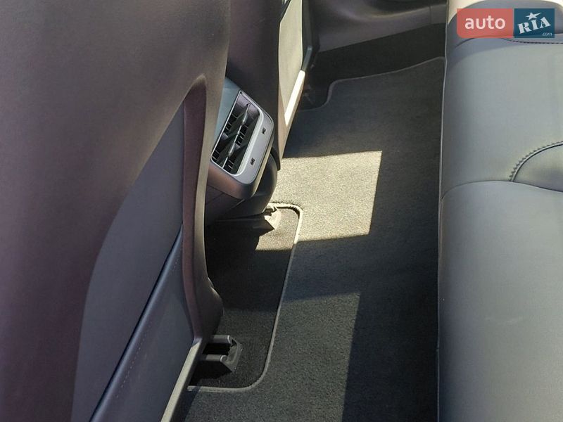 Седан Tesla Model 3 2019 в Кропивницькому