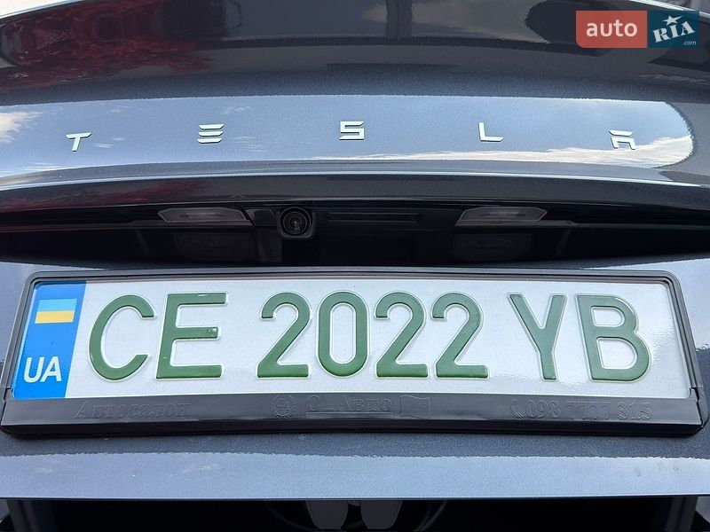 Седан Tesla Model 3 2025 в Черновцах