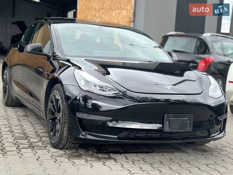 Tesla Model 3 2022