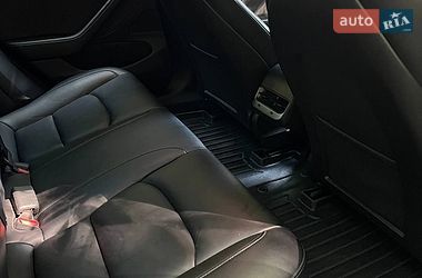 Седан Tesla Model 3 2019 в Виннице