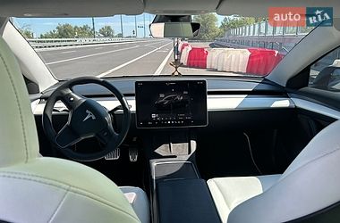 Седан Tesla Model 3 2023 в Киеве