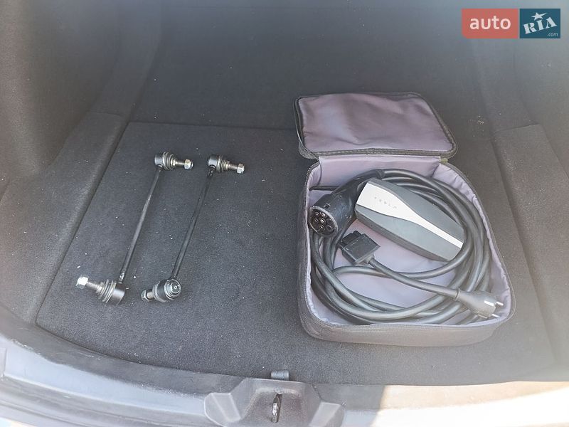 Седан Tesla Model 3 2020 в Ворзеле