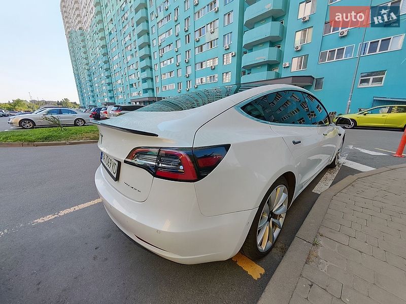 Седан Tesla Model 3 2019 в Києві