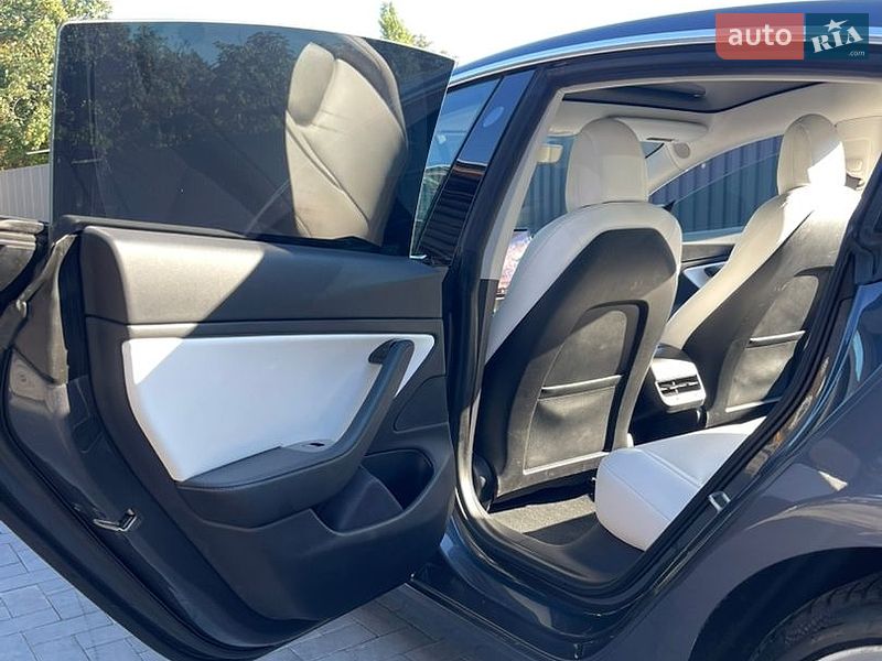 Седан Tesla Model 3 2018 в Кременчуге