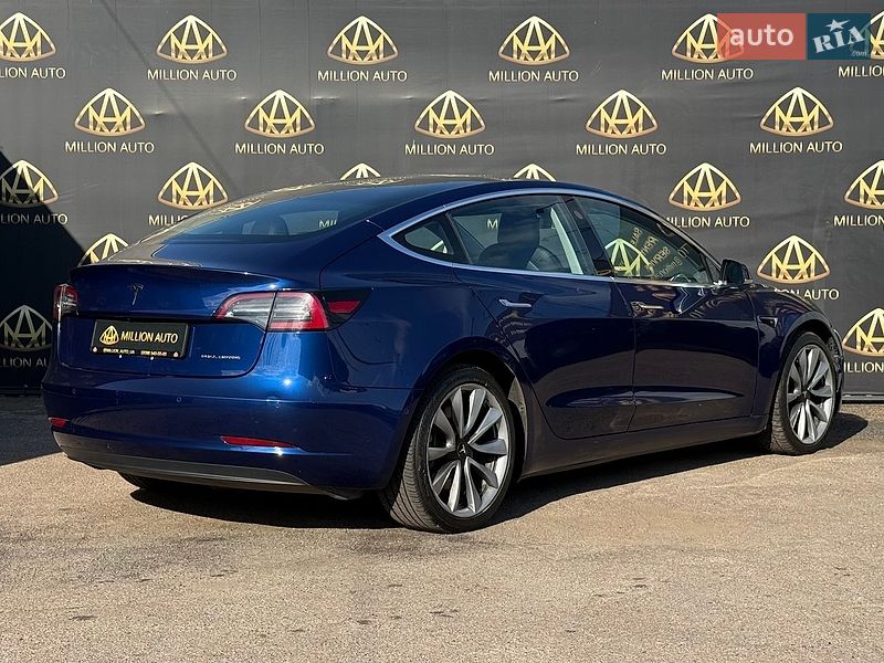 Седан Tesla Model 3 2018 в Киеве