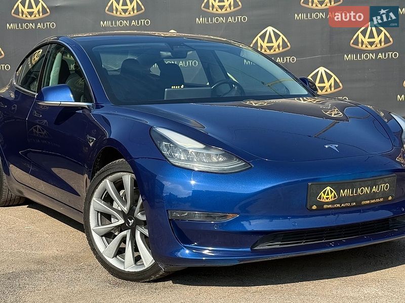 Седан Tesla Model 3 2018 в Киеве