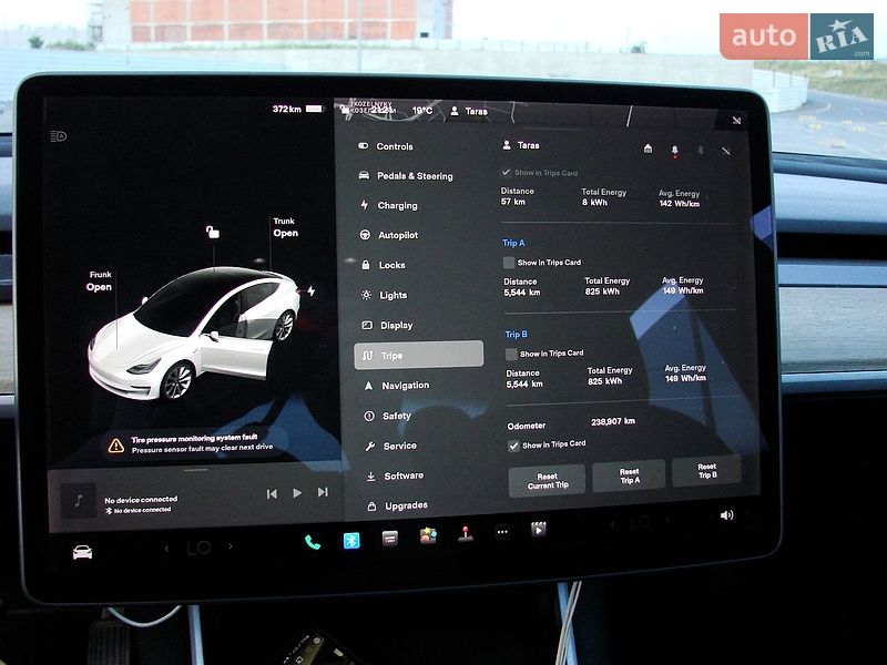 Седан Tesla Model 3 2018 в Львове