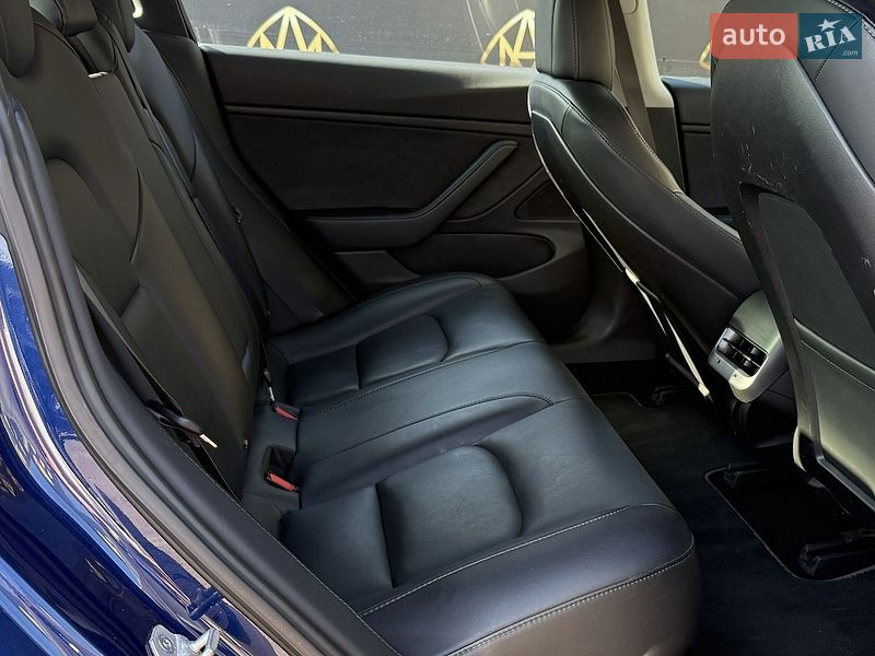 Седан Tesla Model 3 2018 в Киеве