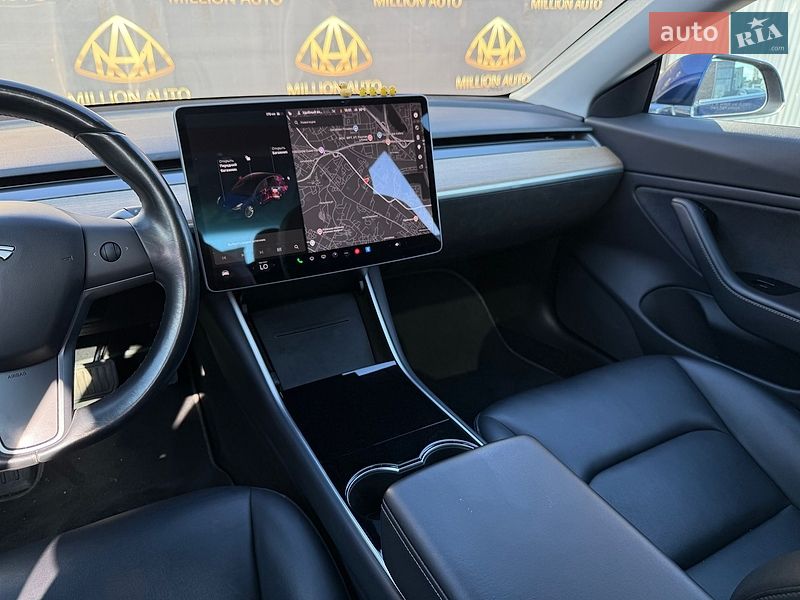 Седан Tesla Model 3 2018 в Киеве