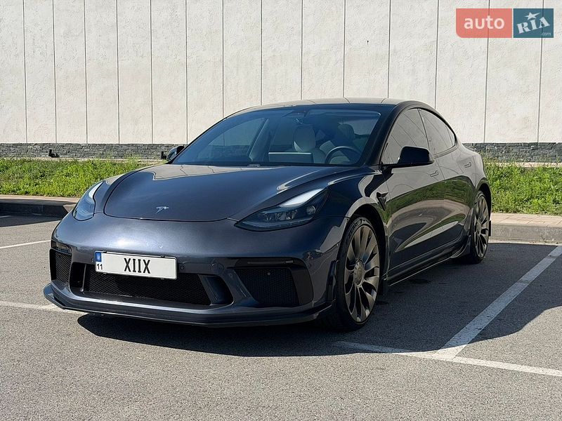 Седан Tesla Model 3 2021 в Києві