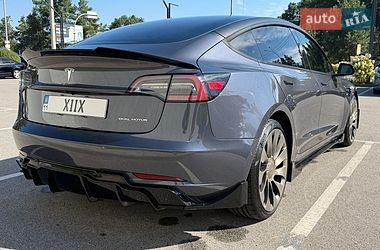 Седан Tesla Model 3 2021 в Києві