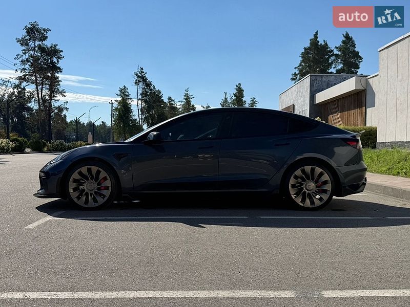 Седан Tesla Model 3 2021 в Києві