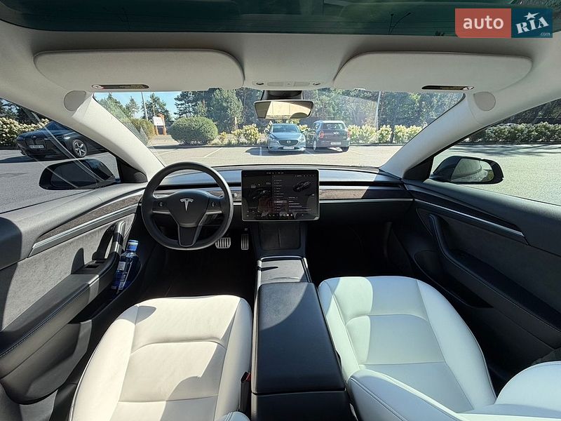 Седан Tesla Model 3 2021 в Києві