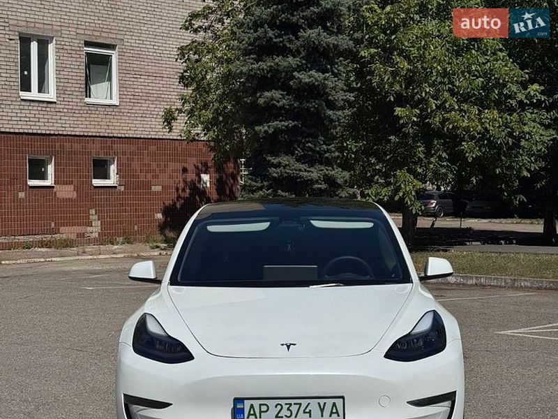 Седан Tesla Model 3 2023 в Запорожье