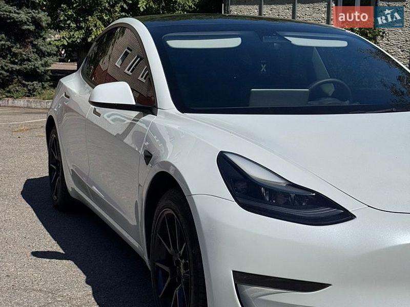 Седан Tesla Model 3 2023 в Запорожье