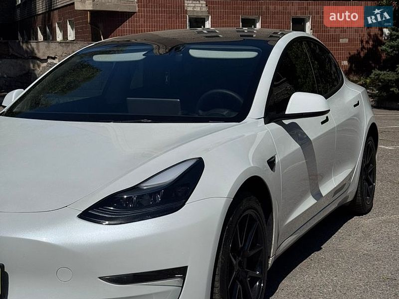 Седан Tesla Model 3 2023 в Запорожье