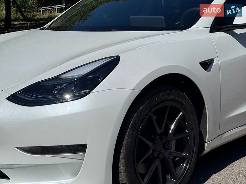 Седан Tesla Model 3 2023 в Запорожье