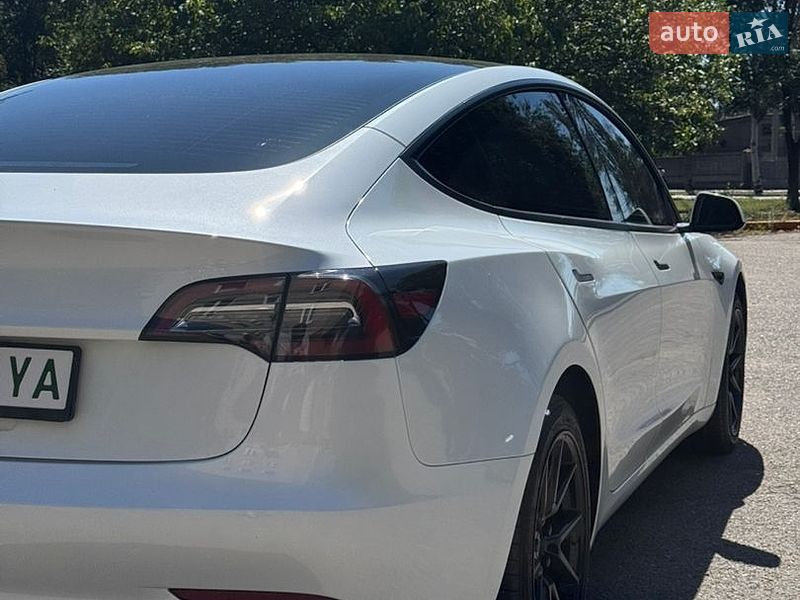 Седан Tesla Model 3 2023 в Запорожье
