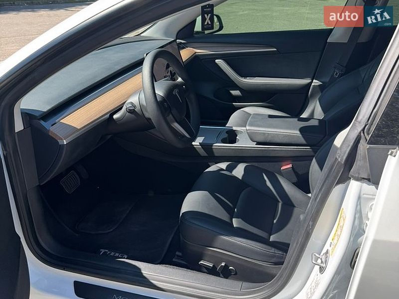 Седан Tesla Model 3 2023 в Запорожье