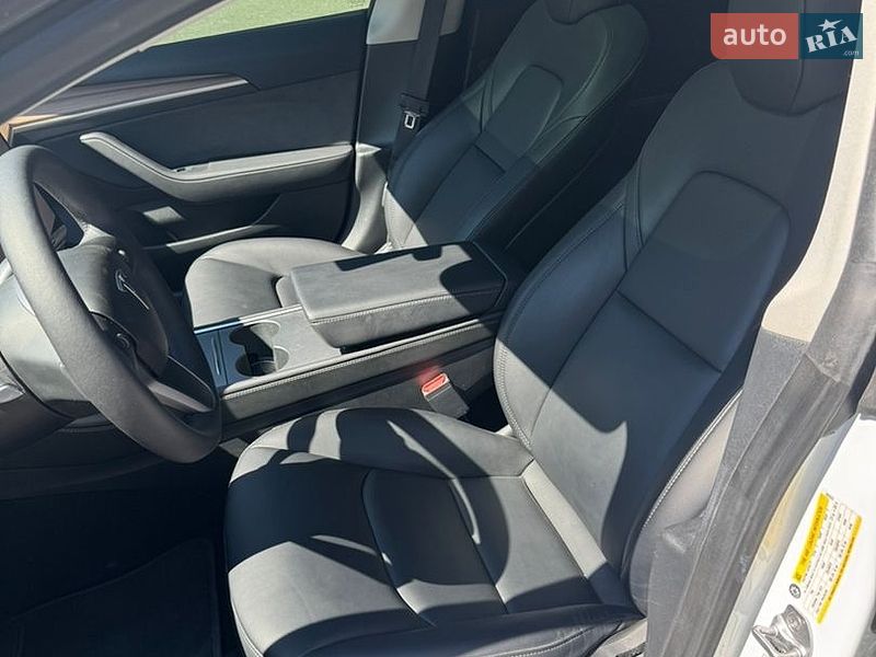 Седан Tesla Model 3 2023 в Запорожье