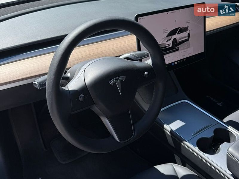 Седан Tesla Model 3 2023 в Запорожье
